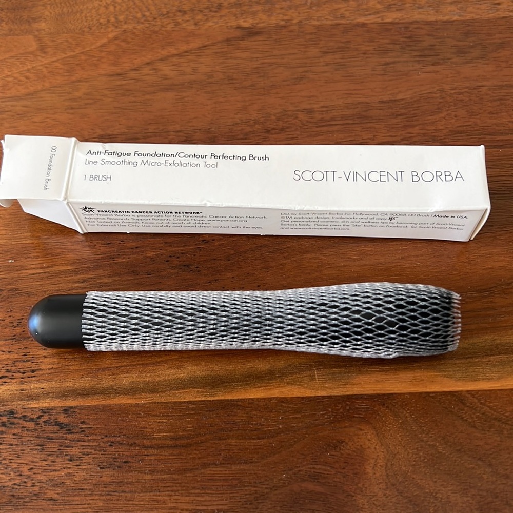NEW Scott-Vincent Borba Anti-Fatigue Foundation/Contour Perfecting Brush
